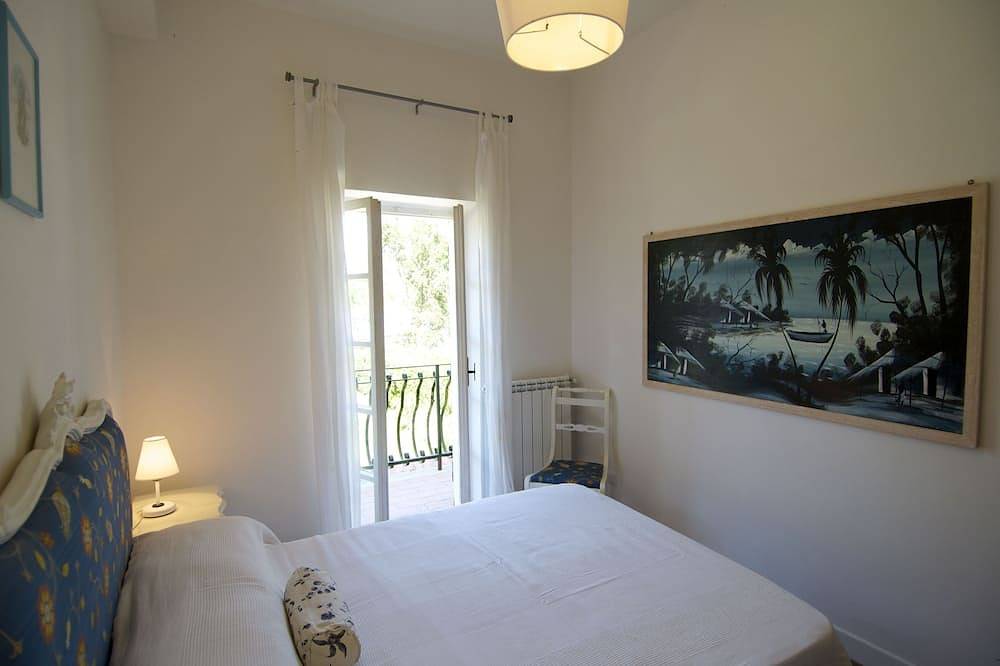 Villa Francesca Romana<br>Relájate junto al lago a pocos metros del mar. in Mezzomonte (Latina), Agro Pontino