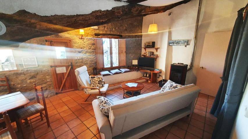 Location de vacances pour 2 personnes, avec vue sur le lac ainsi que vue et jardin à Tremp - 2