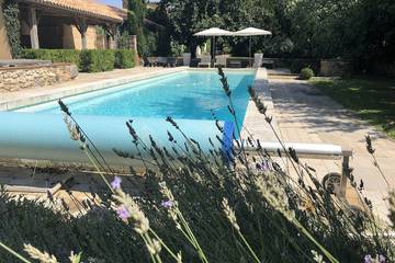 Gîte pour 4 personnes, avec jardin et jacuzzi à Razimet
