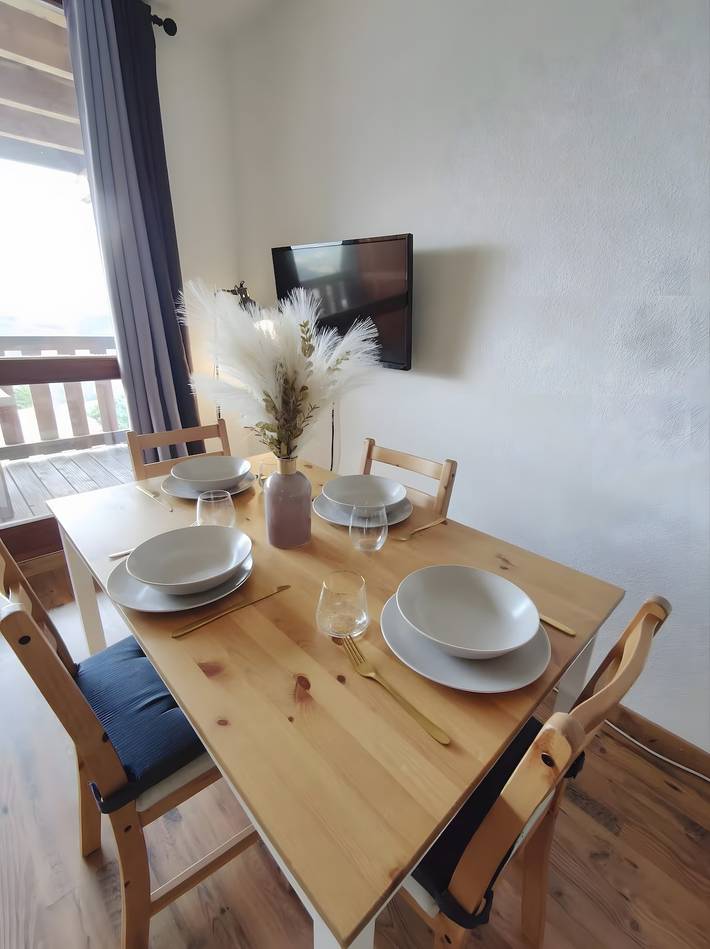 Ganze Wohnung, Appartement 'Studio Im Herzen von Praloup' mit Bergblick und Privater Terrasse in Pra-Loup, Uvernet-Fours