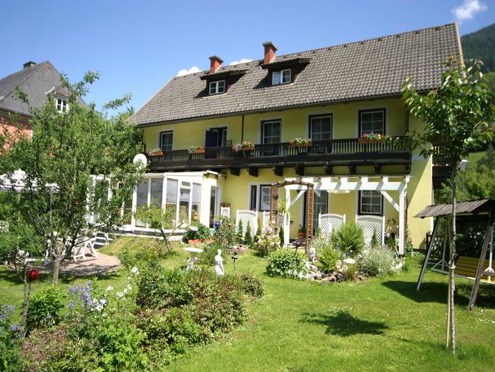 Ferienwohnung für 4 Personen, mit Balkon und Balkon/Terrasse, mit Haustier in Feld am See