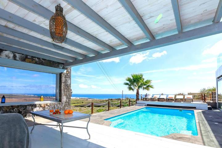 Casa rural para 10 personas, con jardín y piscina además de vistas al lago y vistas en Haría - 2