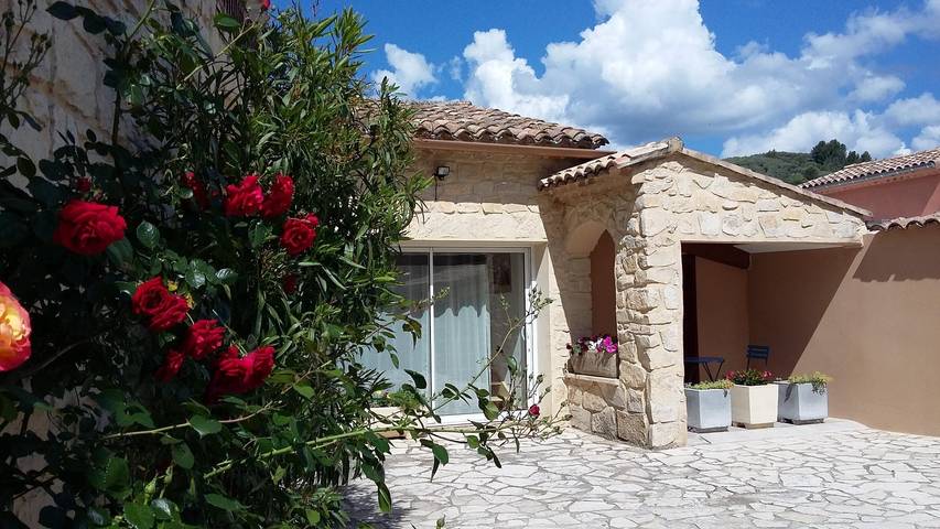 Casa de huéspedes para 2 personas, con jardín y terraza - 1