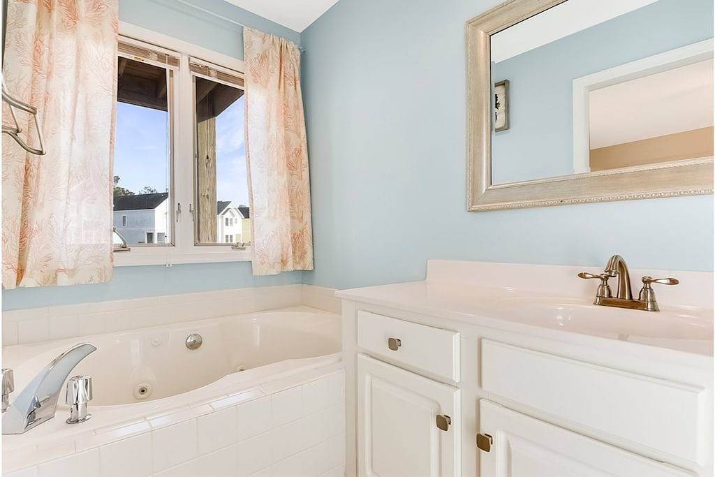 Heart of Corolls~Walk To Beaches Enjoy Unmatched Corolla Light Resort Amenities in Corolla, Currituck County