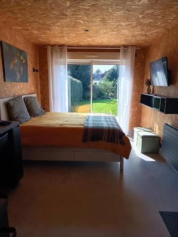 Chambre d’hôte pour 2 personnes, avec terrasse ainsi que vue et jardin à Bénouville