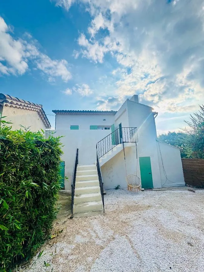 Apartamento de vacaciones para 7 personas, con jardín además de piscina y vistas - 1