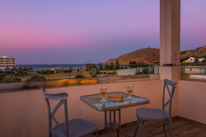 Ferienhaus für 6 Personen, mit Pool und Garten sowie Balkon