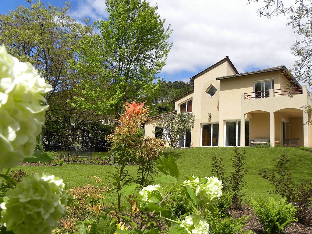 Gîte Lilas - La Noyeraie in Mâcon, Région de Mâcon