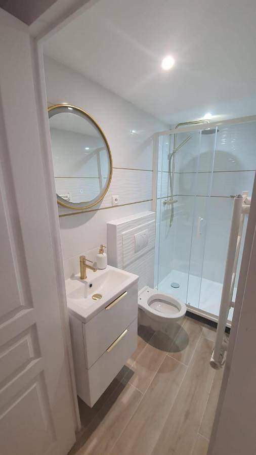 Appartement entier, One-Bedroom Apartment in Gagny, Seine-Saint-Denis