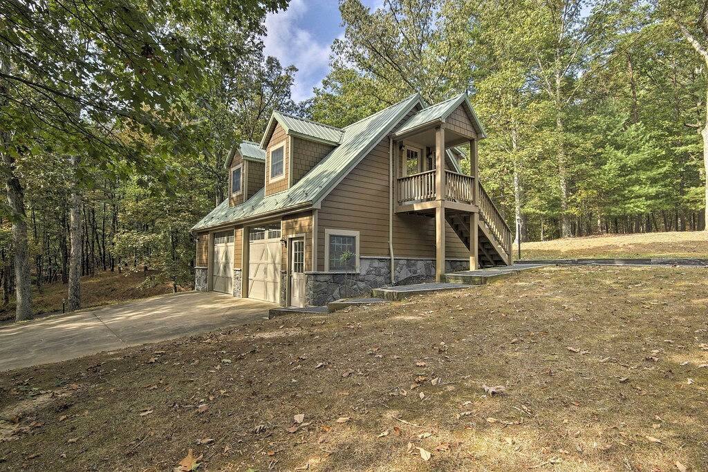Neu! Couples Cabin - 5 Mi nach Dt Berkeley Springs! in Blue Ridge Mountains