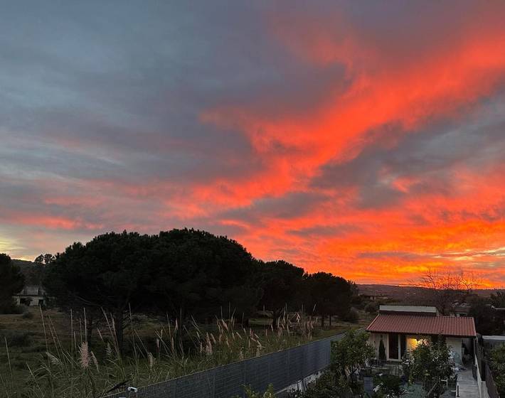 Location de vacances pour 10 personnes, avec vue et jardin à Agnone Bagni - 4
