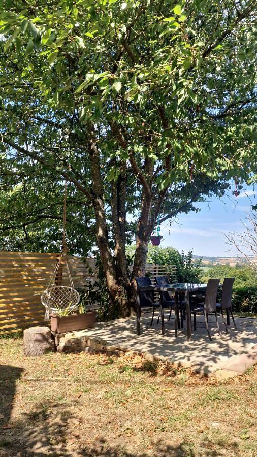 Tente pour 4 personnes, avec terrasse ainsi que jardin et vue dans Orne - 4