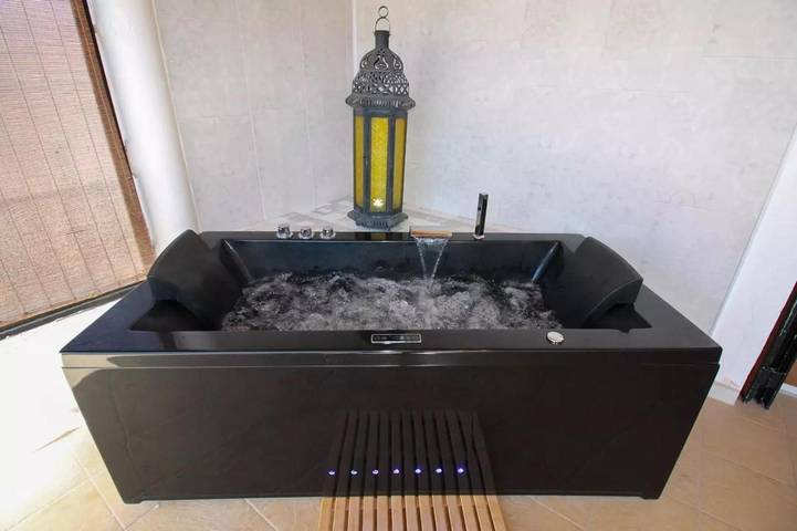 Gîte pour 2 personnes, avec terrasse et vue à Montbrun-les-Bains - 2