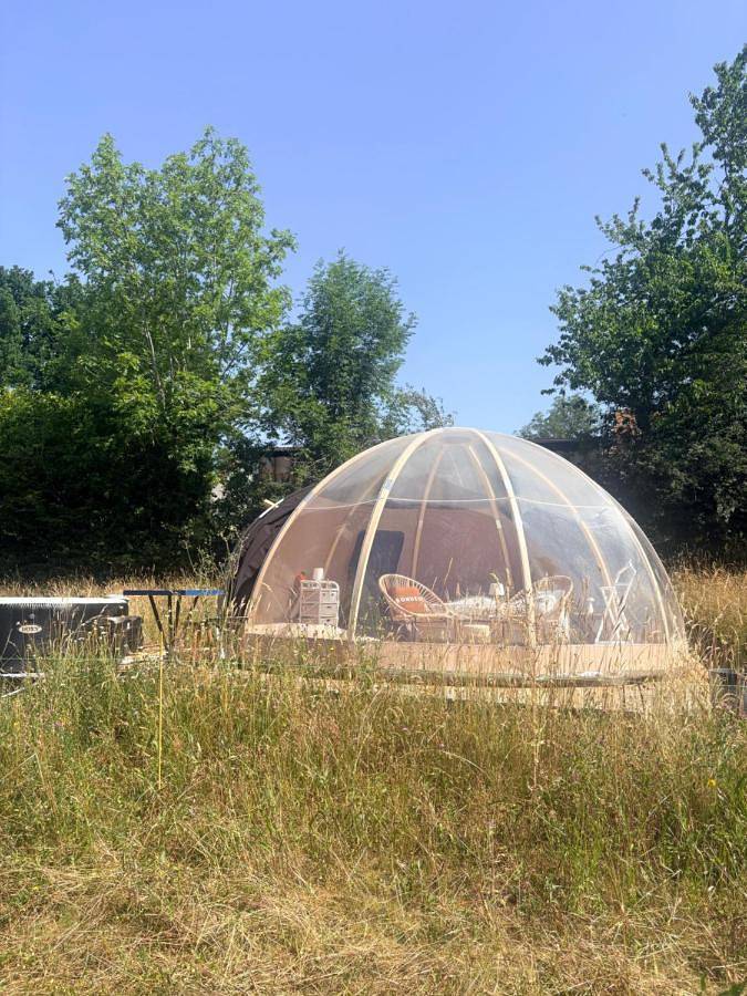 Gîte pour 2 personnes, avec Jacuzzi et Terrasse ainsi que Jardin et Vue dans Montfermy