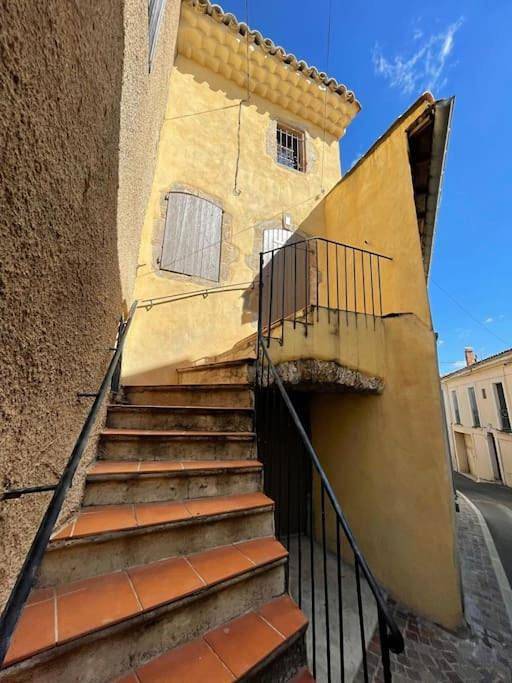 Location de vacances pour 6 personnes, avec vue et terrasse, adapté aux familles à Péret - 2