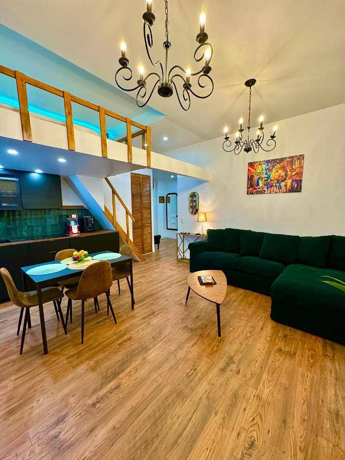 Gîte pour 6 personnes, avec vue et balcon dans Gare de Nice ville