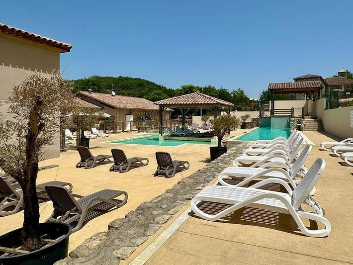 Camping pour 2 personnes, avec bassin pour enfant, animaux acceptés à Berrias-et-Casteljau - 3