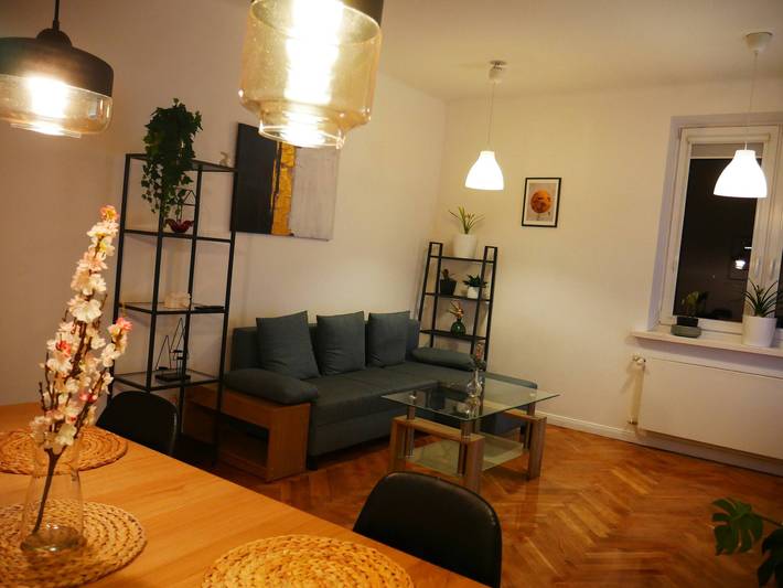 Entire apartment, Spacious Designer 4-Room Apartment in Center in Warsaw Śródmieście, Warsaw