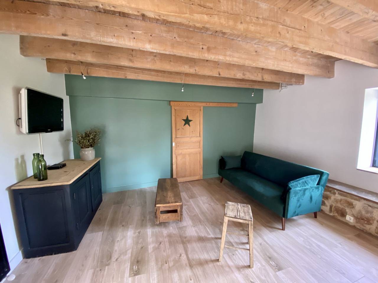 Superbe gîte moderne, authentique dans le Beaujolais in Ville-sur-Jarnioux, Beaujolais