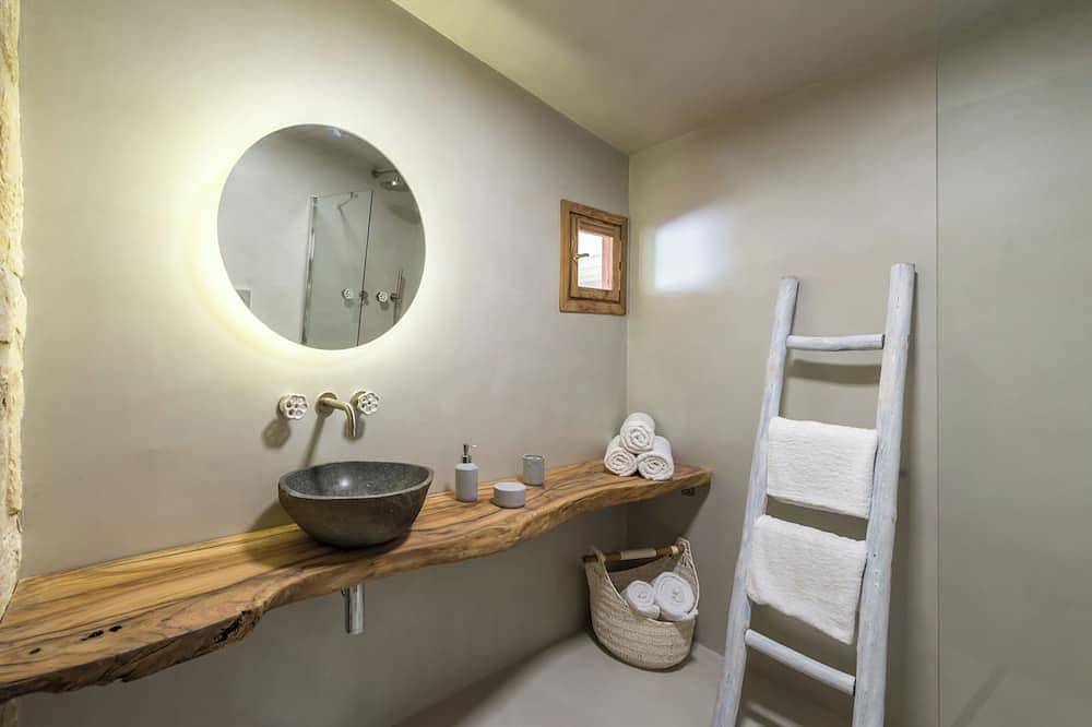 Villa en Pierre 2 Chambres Leeda avec Piscine Privée in Lithakia, Laganas