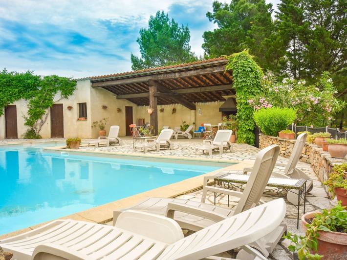Location de vacances pour 4 personnes, avec Terrasse ainsi que Jardin et Piscine dans les Corbières
