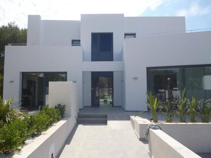 Location de vacances pour 10 personnes, avec balcon et vue ainsi que piscine et jardin à Cala Llenya - 3