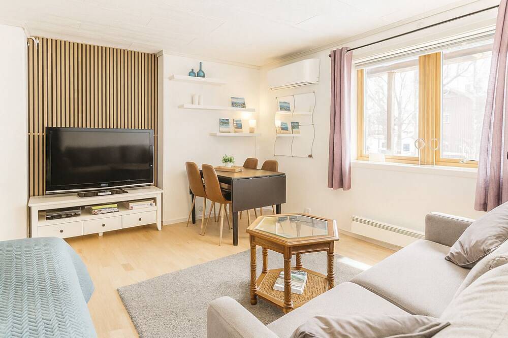 Ganze Wohnung, Warm an Cozy apartment in Tromsø, In the city but next door to nature! in Kvaløya, Tromsø