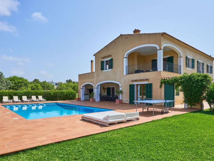 Villa pour 12 personnes, avec terrasse ainsi que piscine et jardin à Cala Ferrera