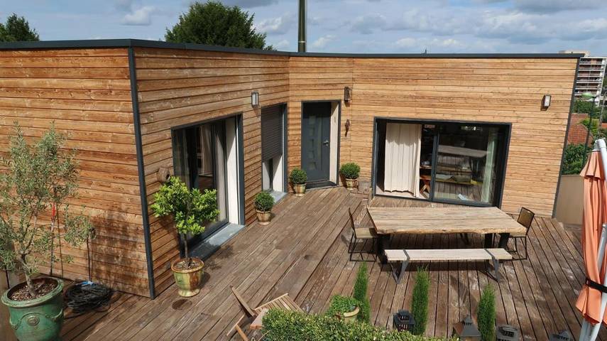 Location de vacances pour 9 personnes, avec Balcon et Terrasse ainsi que Jardin et Vue à Paron (Yonne)