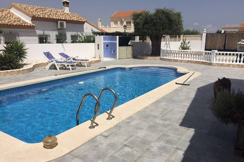 Beautiful, fully equipped detached villa with a private swimming pool. in Arboleas, Almería Province