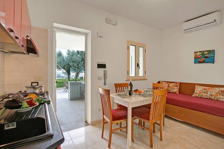 Gîte pour 4 personnes, avec piscine et terrasse, adapté aux familles à Vieste - 4