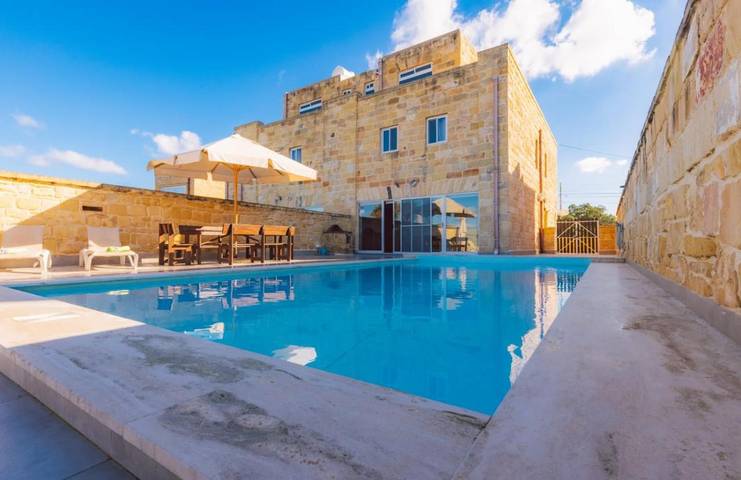 Villa für 10 Personen, mit Terrasse und Pool sowie Ausblick, mit Haustier auf Malta