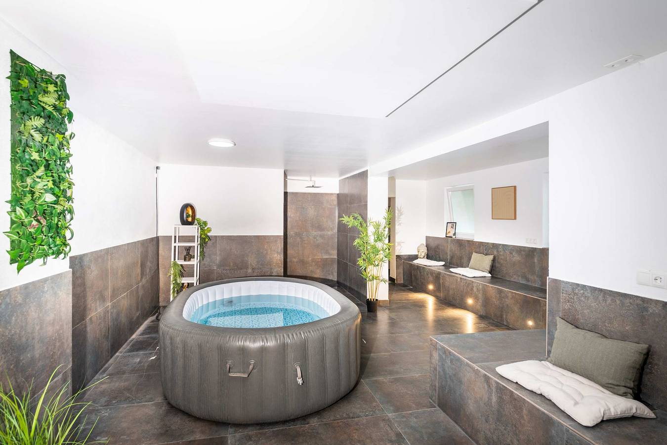 Belmonte | Whirlpool-Sauna-Billard-Kicker-Kino in Bendorf, Landkreis Mayen-Koblenz