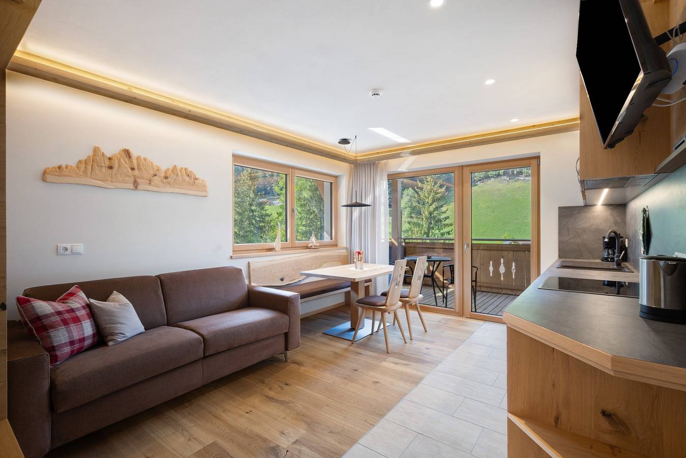 Ganze Wohnung, Apartment 'Weissbrunn Alexander' mit Bergblick, gemeinsamer Terrasse und Wlan in Santa Magdalena (Eisacktal), Villnöß