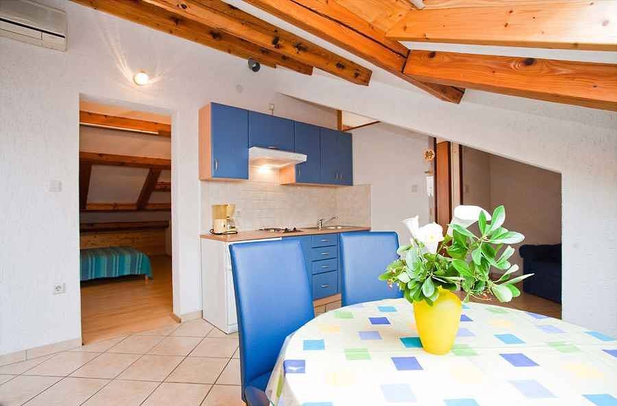 Ganze Ferienwohnung, Ferienwohnung mit Seeblick  in Punat, Krk