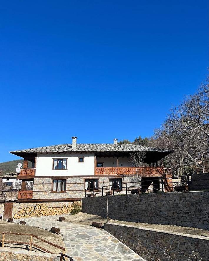 Maison de vacances pour 12 personnes, avec Balcon et Jacuzzi ainsi que Terrasse et Jardin dans Garmen