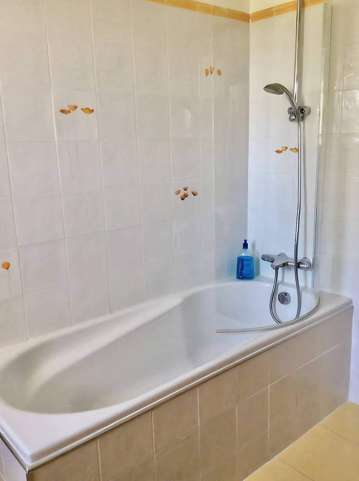 Chambre d’hôtes Héron avec jardin privé et Wi-Fi in Brucheville, Carentan les Marais