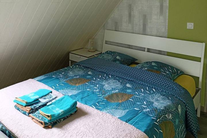 Location de vacances pour 8 personnes, avec terrasse ainsi que jardin et vue à Saint-Pierre-Roche - 3