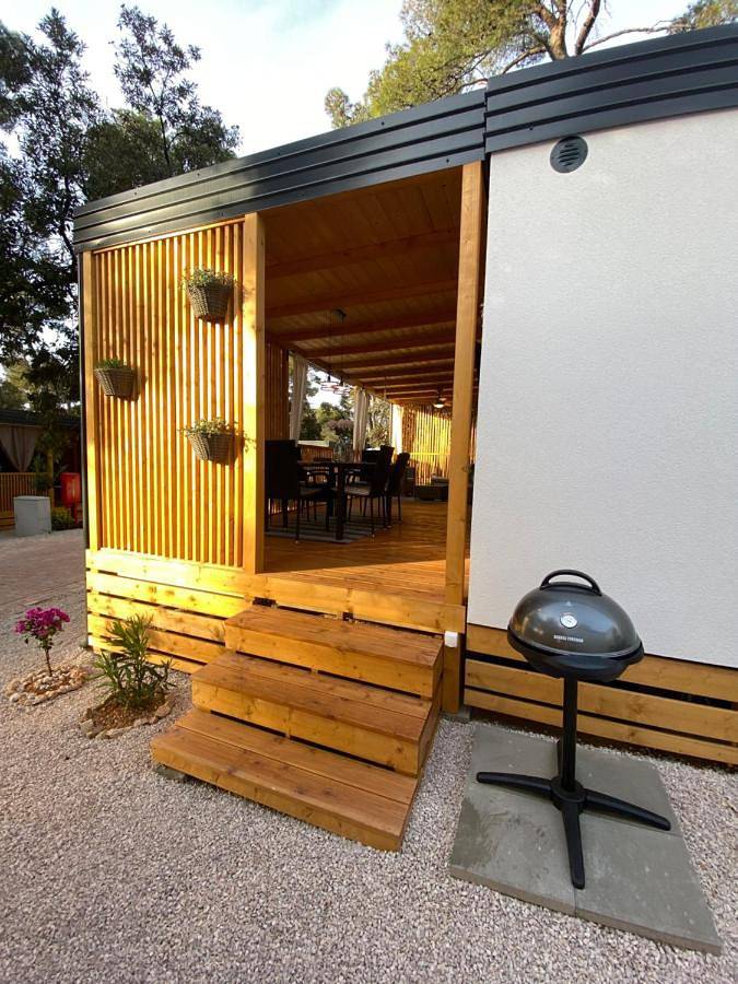 Camping für 7 Personen, mit Terrasse und Ausblick, mit Haustier in Biograd na Moru - 2