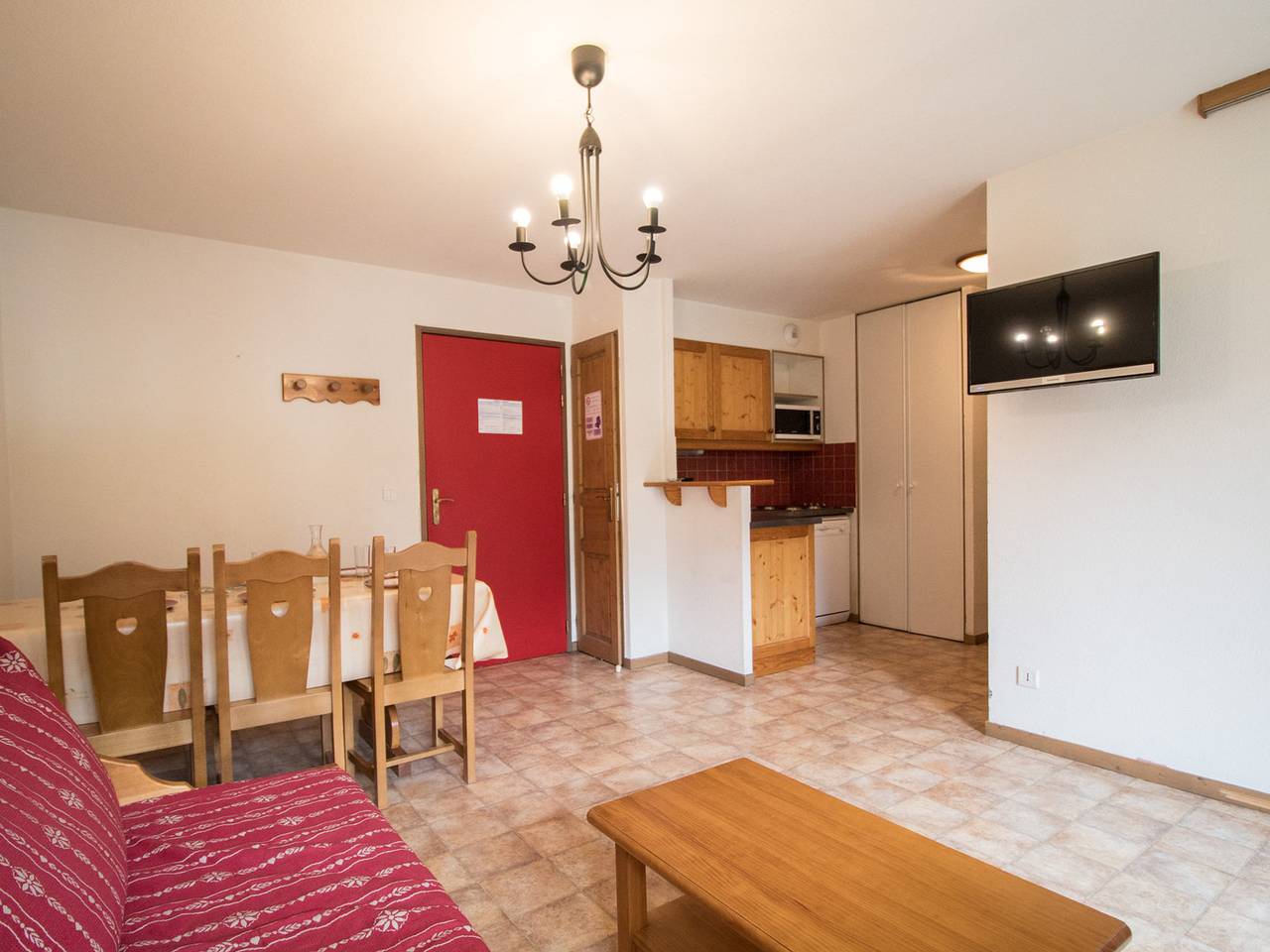 Ganze Wohnung, Geräumige Wohnung für 6, Südbalkon, Parken in Lanslebourg-Mont-Cenis, Region Saint-Jean-de-Maurienne