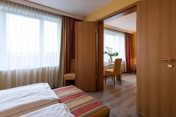 Hotel für 10 Personen, mit Sauna und Terrasse in Berliner Mauer - 3