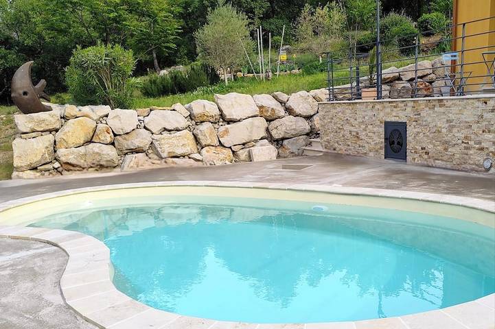 Location de vacances pour 3 personnes, avec jardin à Saint-Julien
