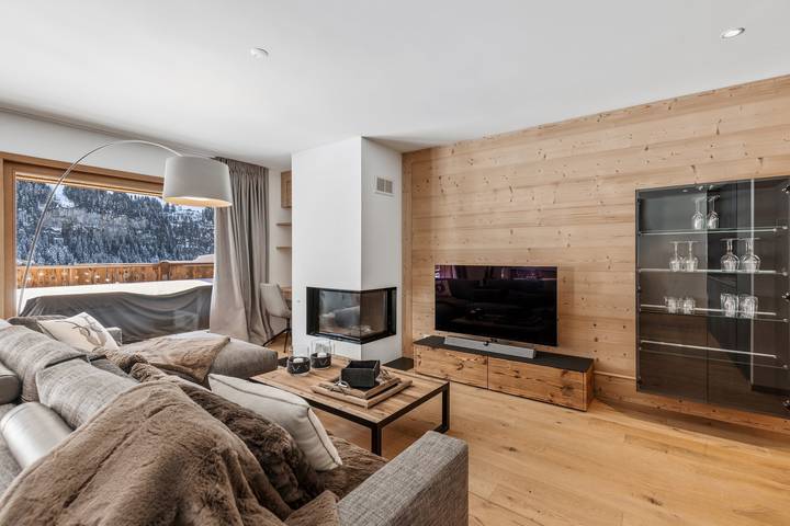 Ganze Wohnung, Wunderschöne Wohnung mit Whirlpool im Herzen des Montagnier - Von Mrs Miggins in Planachaux, Champéry
