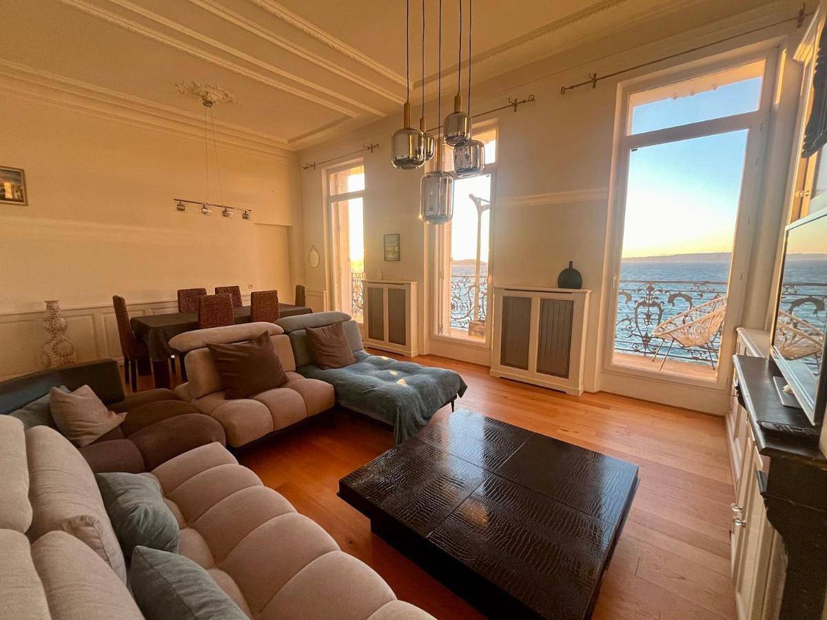 Appartement entier, Appartement sur la Corniche Kennedy face à la mer in Marseille, Région de Marseille