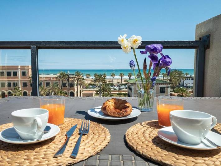 Apartamento para 4 personas, con Balcón además de Terraza y Vistas en La Malvarrosa