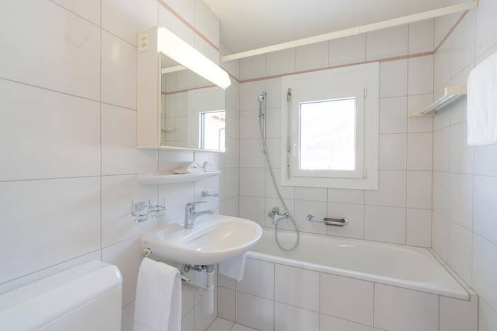 Appartement entier, Chesa Cravunera – Dachwohnung mit Galerie & Bergblick in Furtschellas, Segl