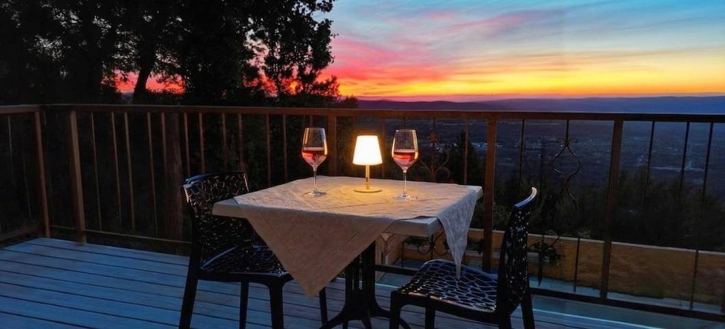 Gîte pour 8 personnes, avec piscine ainsi que jacuzzi et jardin à Sabran - 3