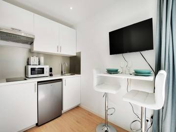 Appartement De Vacances pour 2 Personnes dans Le Kremlin-Bicêtre, Val-de-Marne, Photo 2