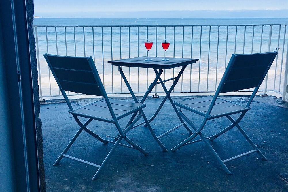 Ganze Wohnung, Ausgezeichneter Meerblick Mit Grosser Terrasse Am Strand in Paramé, Saint-Malo