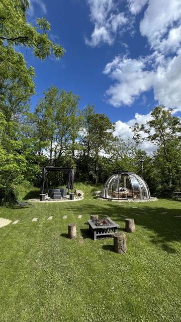 Gîte pour 2 personnes, avec terrasse et jacuzzi dans Allier